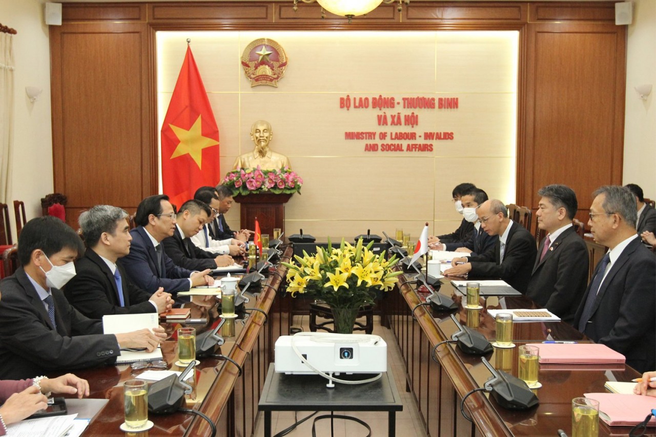 Cuộc hội đàm giữa lãnh đạo 2 bộ tại Hà Nội. Cuộc hội đàm giữa lãnh đạo 2 bộ tại Hà Nội.