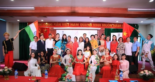 Friendship Exchange Program to Commemorate Vietnam-India Diplomatic Relations Friendship Exchange Program to Commemorate Vietnam-India Diplomatic Relations