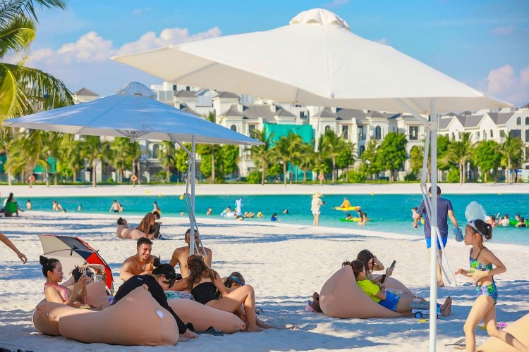 Giới trẻ đổ bộ “Quận Ocean” tham dự lễ hội Biển Giới trẻ đổ bộ “Quận Ocean” tham dự lễ hội Biển