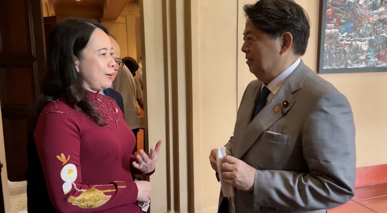 Vietnamese Vice President Busy in Philippines' Visit