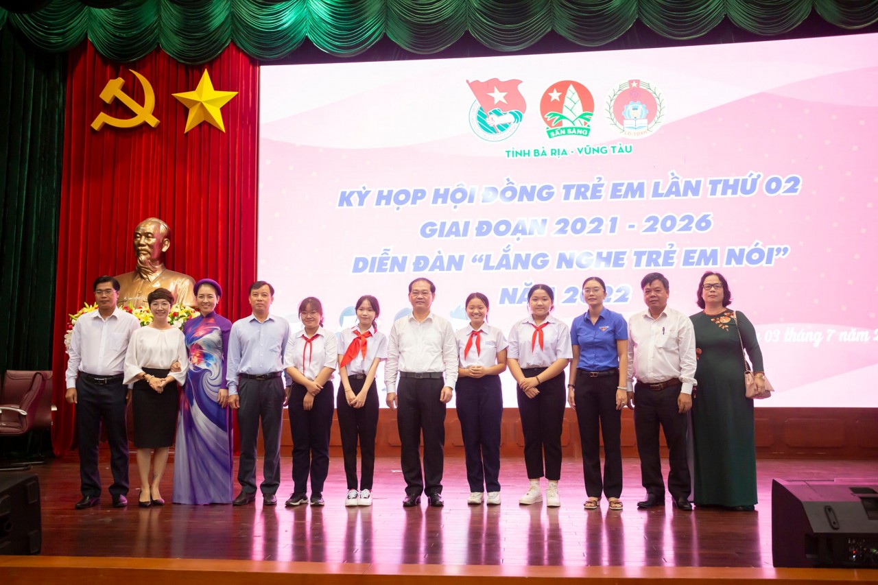 Hơn 200 học sinh Bà Rịa Vũng Tàu cùng tham gia "Điều em muốn nói" Hơn 200 học sinh Bà Rịa Vũng Tàu cùng tham gia "Điều em muốn nói"