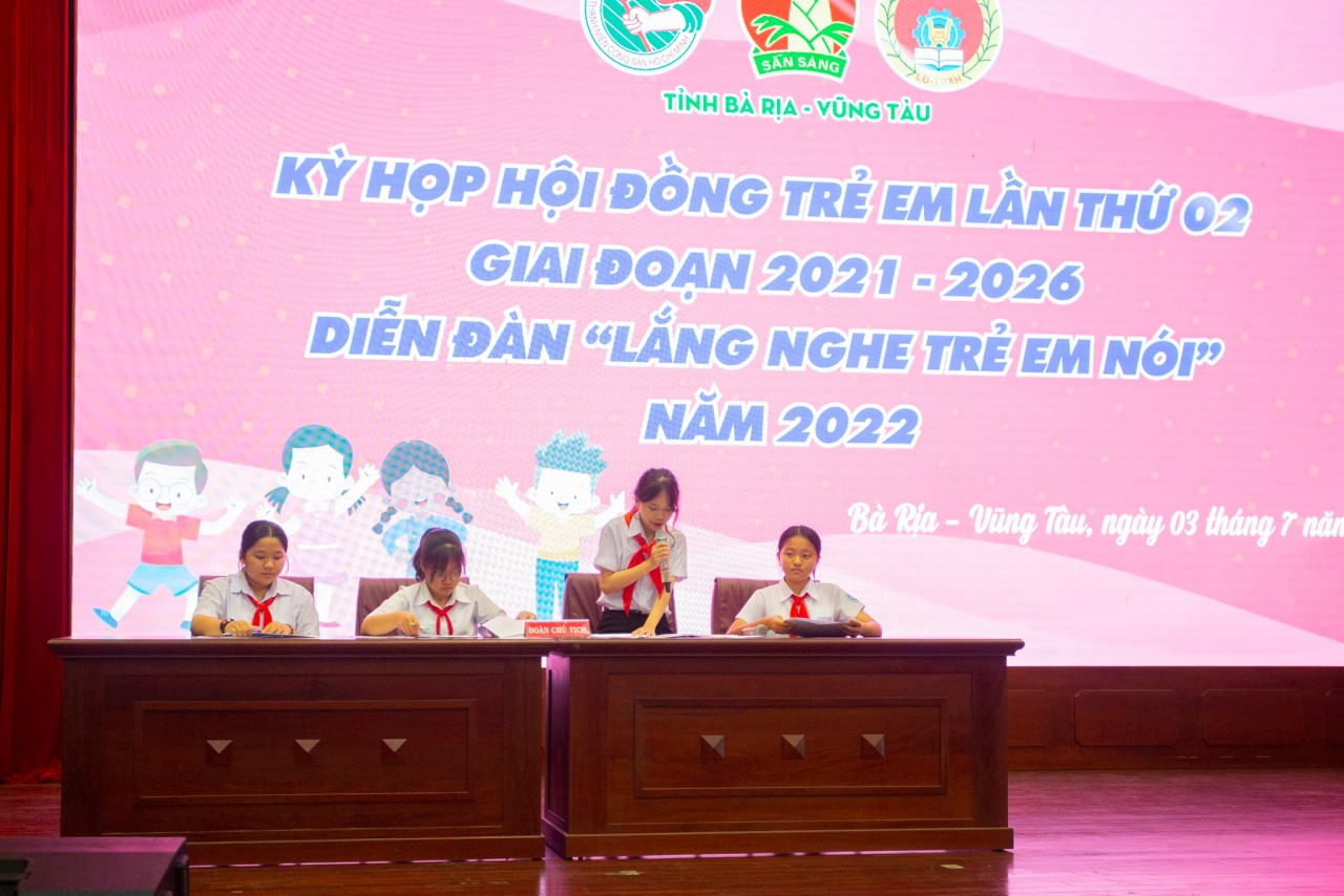 Hơn 200 học sinh Bà Rịa Vũng Tàu cùng tham gia "Điều em muốn nói" Hơn 200 học sinh Bà Rịa Vũng Tàu cùng tham gia "Điều em muốn nói"