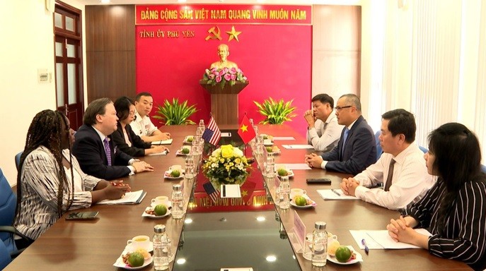 Tỉnh Phú Yên cam kết tạo mọi điều kiện thuận lợi nhất cho nhà đầu tư Hoa Kỳ Tỉnh Phú Yên cam kết tạo mọi điều kiện thuận lợi nhất cho nhà đầu tư Hoa Kỳ
