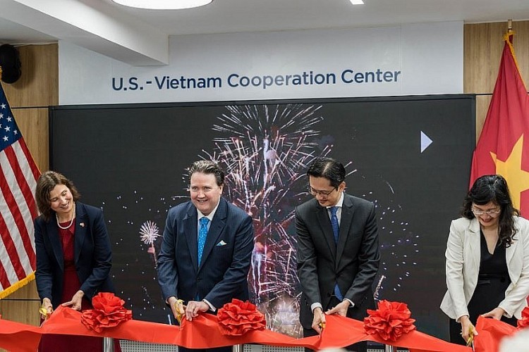 Đại sứ Mỹ: Cựu binh và giới trẻ đóng góp quan trọng trong phát triển quan hệ Việt - Mỹ Đại sứ Mỹ: Cựu binh và giới trẻ đóng góp quan trọng trong phát triển quan hệ Việt - Mỹ