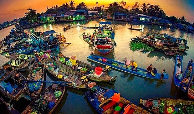 A photo titled “Phong Dien floating market” by Tran Anh Thang is given a certificate of honour. Photo: qdnd.vn A photo titled “Phong Dien floating market” by Tran Anh Thang is given a certificate of honour. Photo: qdnd.vn