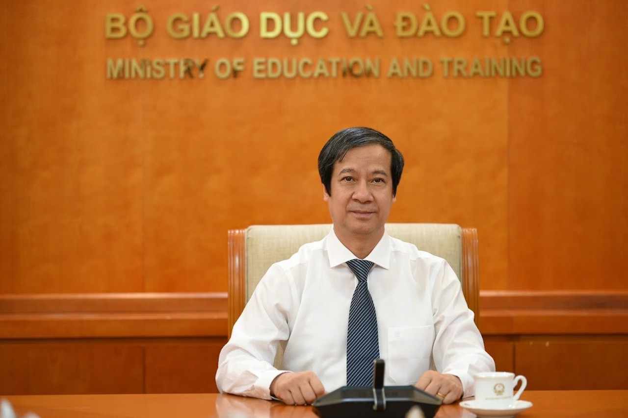 Bộ trưởng Nguyễn Kim Sơn đề xuất miễn toàn bộ học phí cho học sinh Trung học cơ sở Bộ trưởng Nguyễn Kim Sơn đề xuất miễn toàn bộ học phí cho học sinh Trung học cơ sở