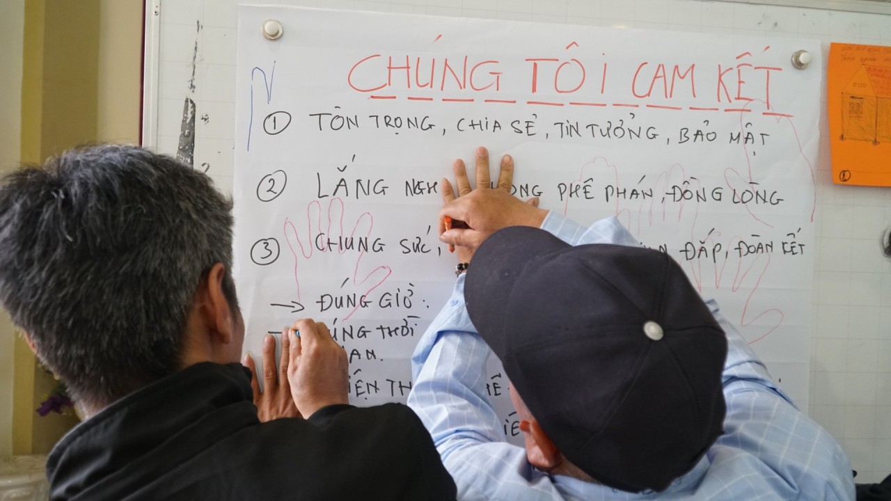 Những thành viên trong câu lạc bộ “Khiên chắn” ngăn bạo lực gia đình