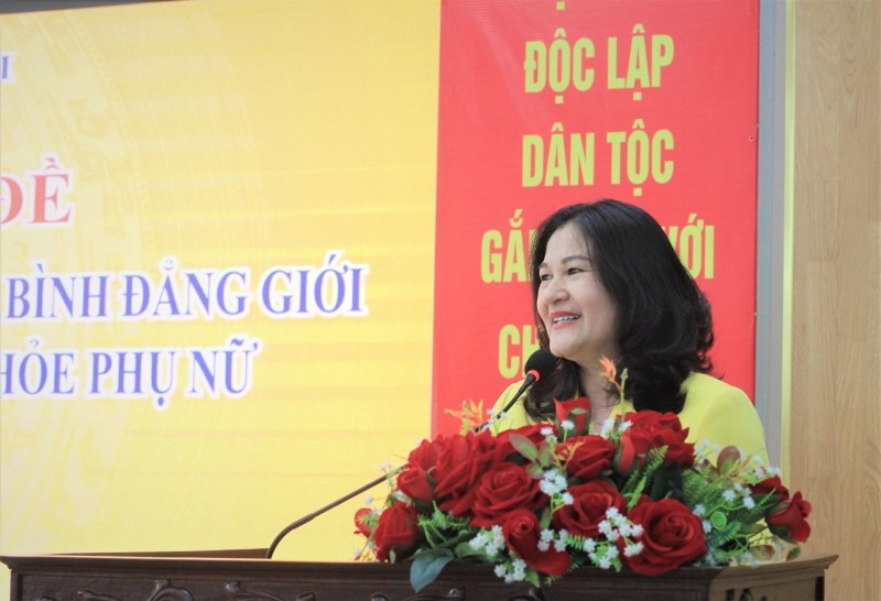 Gần 100 đại biểu tham dự lớp bồi dưỡng bảo đảm bình đẳng giới cho lao động nữ Gần 100 đại biểu tham dự lớp bồi dưỡng bảo đảm bình đẳng giới cho lao động nữ