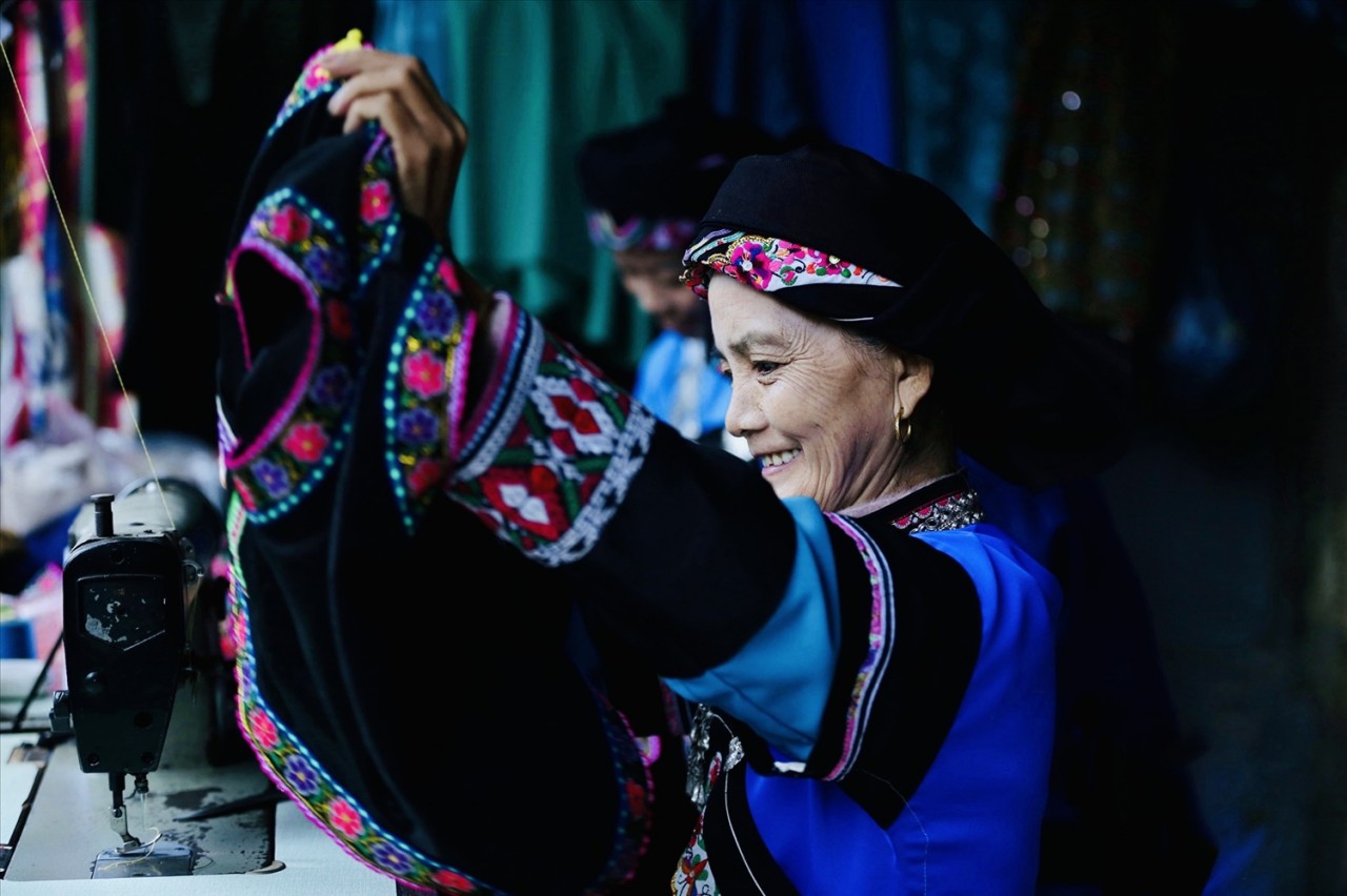Đôi nét về dân tộc Bố Y