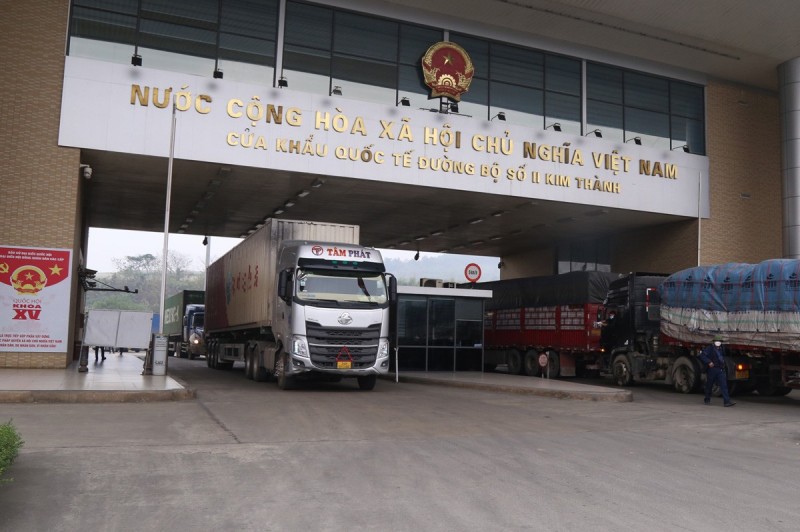 Cửa khẩu Lào Cai hoạt động trở lại sau hơn 1 ngày tạm dừng Cửa khẩu Lào Cai hoạt động trở lại sau hơn 1 ngày tạm dừng