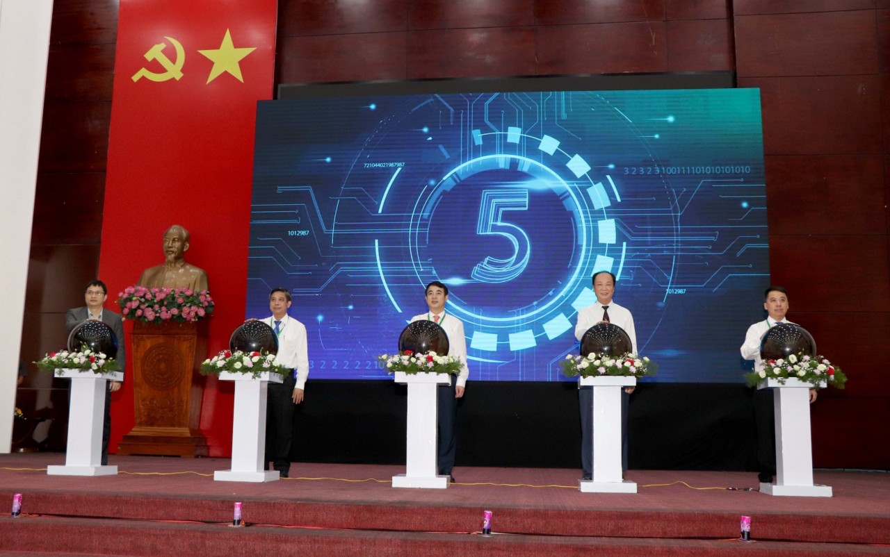 Khai mạc Tuần lễ thúc đẩy Chuyển đổi số phát triển Kinh tế vùng - Hậu Giang 2022 Khai mạc Tuần lễ thúc đẩy Chuyển đổi số phát triển Kinh tế vùng - Hậu Giang 2022
