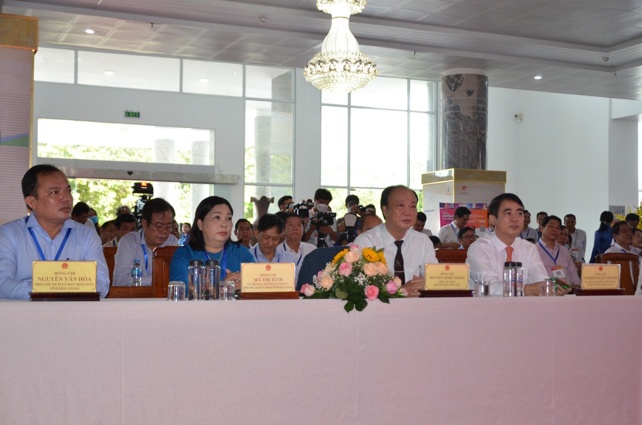 Khai mạc Tuần lễ thúc đẩy Chuyển đổi số phát triển Kinh tế vùng - Hậu Giang 2022 Khai mạc Tuần lễ thúc đẩy Chuyển đổi số phát triển Kinh tế vùng - Hậu Giang 2022