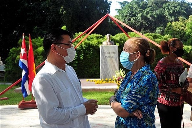 Ambassador Le Thanh Tung discussed with Chairman of the Cuban National Assembly's Foreign Affairs Committee and President of the Cuba-Vietnam Friendship Association Yolanda Ferrer Gómez on the 76th anniversary of the National Day of Vietnam in Cuba, September 2021. (Photo: VNA) Ambassador Le Thanh Tung discussed with Chairman of the Cuban National Assembly's Foreign Affairs Committee and President of the Cuba-Vietnam Friendship Association Yolanda Ferrer Gómez on the 76th anniversary of the National Day of Vietnam in Cuba, September 2021. (Photo: VNA)