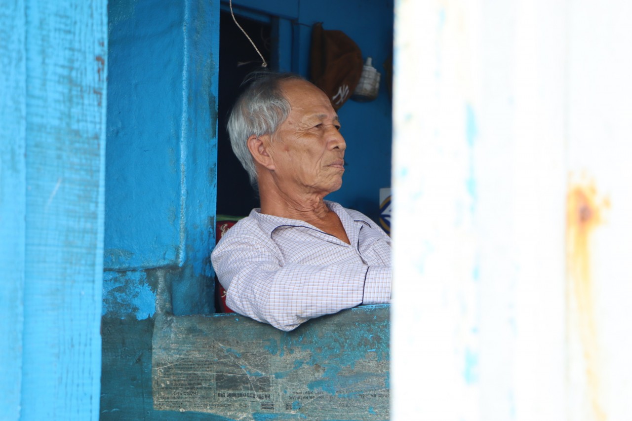 Nét mặt lo lắng sau mỗi chuyến ra khơi trở về