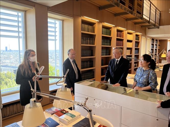 Chief Justice of Supreme People's Court Visits Germany, France Chief Justice of Supreme People's Court Visits Germany, France