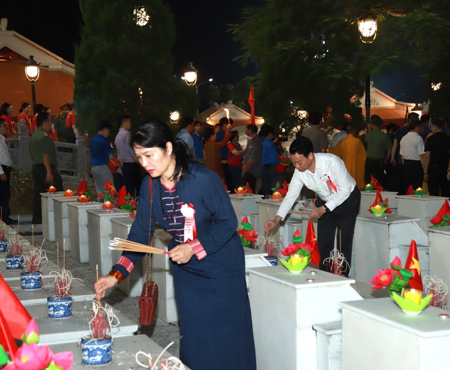 Đại lễ cầu siêu tưởng niệm, tri ân anh linh các Anh hùng liệt sỹ ở Nghĩa trang Liệt sỹ Vị Xuyên (Hà Giang) Đại lễ cầu siêu tưởng niệm, tri ân anh linh các Anh hùng liệt sỹ ở Nghĩa trang Liệt sỹ Vị Xuyên (Hà Giang)