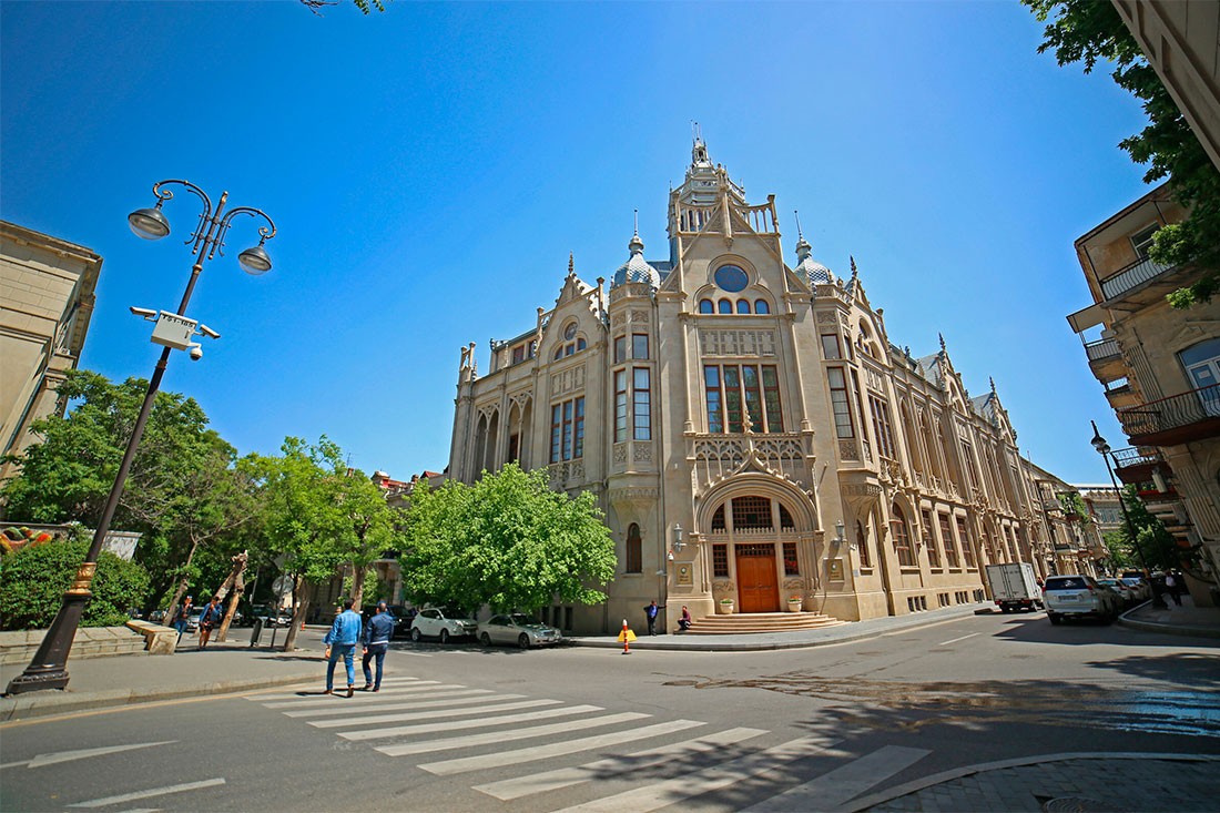 Azerbaijan: 9 địa điểm du lịch nổi tiếng ở Thủ đô Baku Azerbaijan: 9 địa điểm du lịch nổi tiếng ở Thủ đô Baku