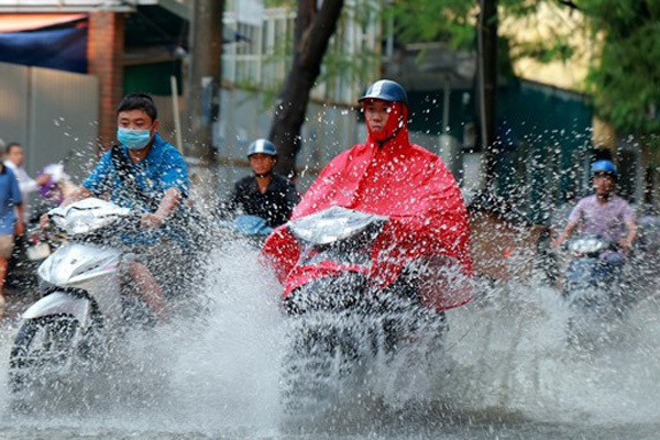 Hà Nội trong ngày có mưa dông. (Ảnh minh họa) Hà Nội trong ngày có mưa dông. (Ảnh minh họa)