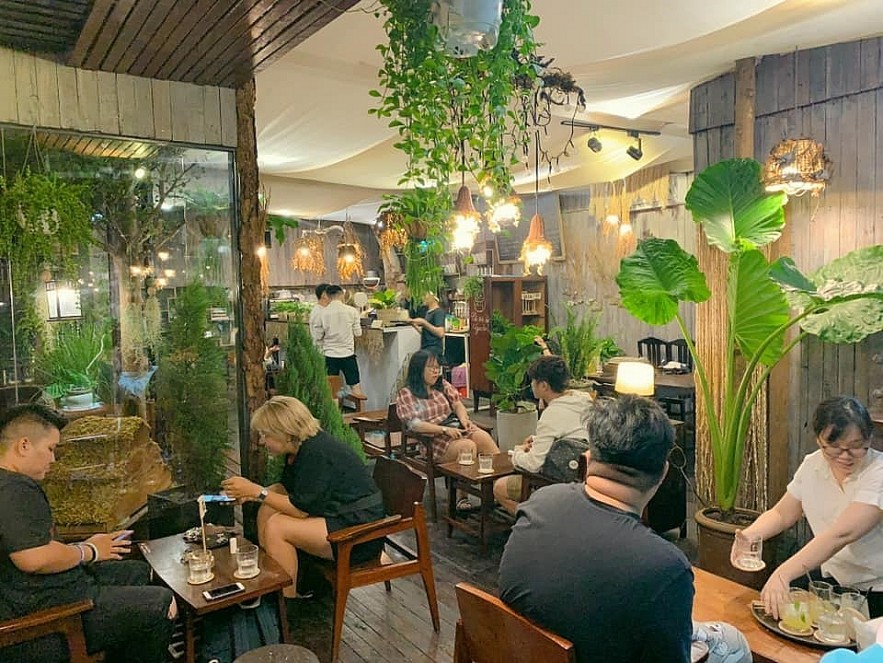 5 green coffee shops in Ho Chi Minh City you should visit during the hot summer Five Green Cafés in Ho Chi Minh City this Summer