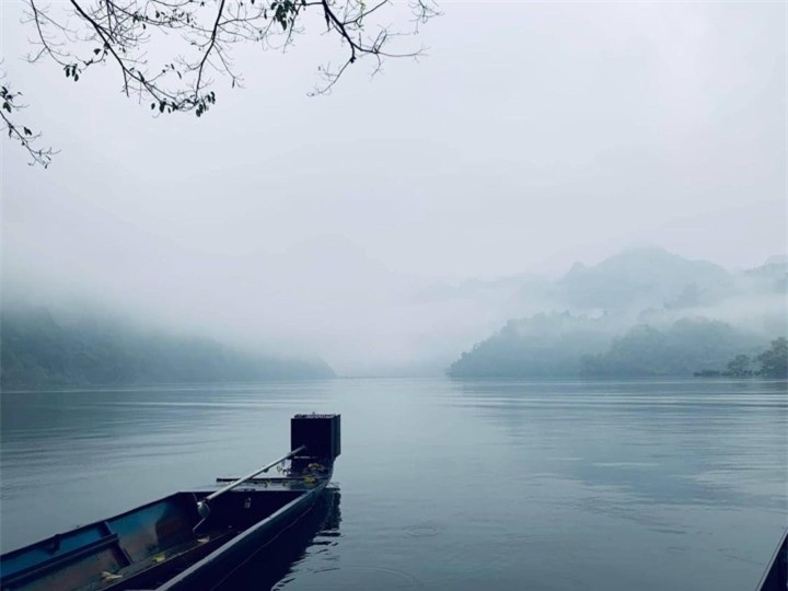 Jump into the Largest Freshwater Lake in Vietnam