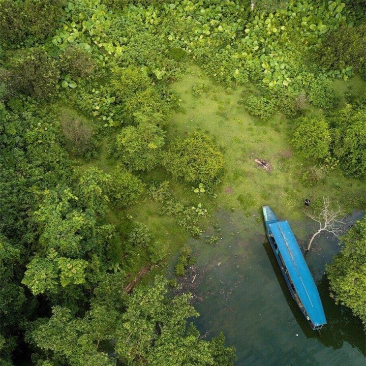Jump into the Largest Freshwater Lake in Vietnam