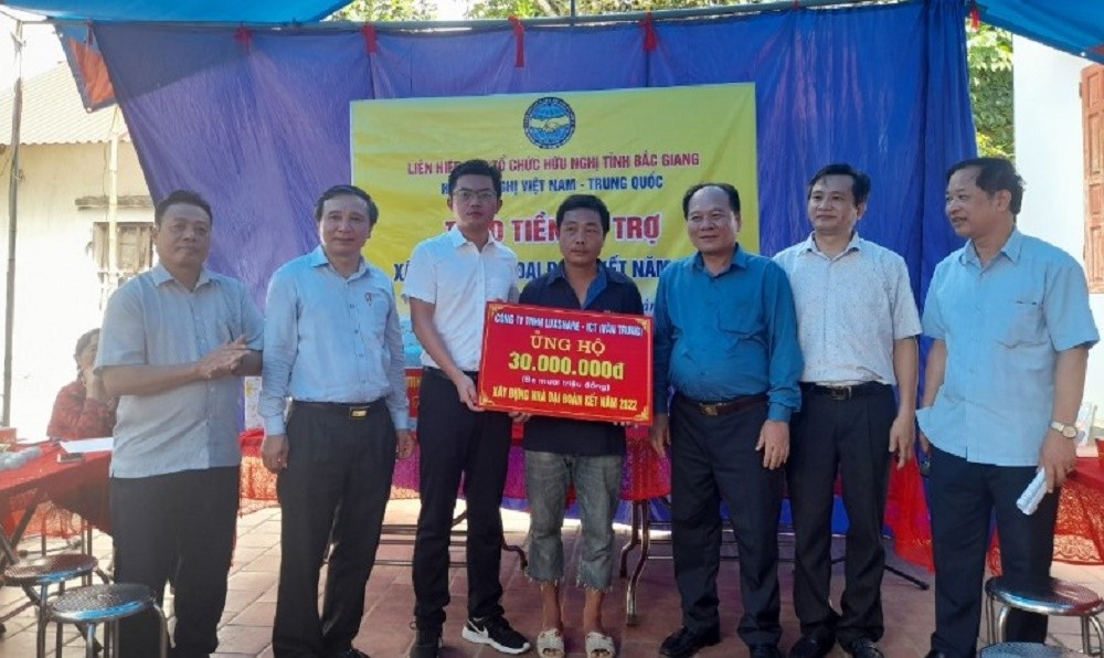 Liên hiệp các tổ chức hữu nghị tỉnh Bắc Giang viếng nghĩa trang liệt sĩ quân tình nguyện Trung Quốc Liên hiệp các tổ chức hữu nghị tỉnh Bắc Giang viếng nghĩa trang liệt sĩ quân tình nguyện Trung Quốc