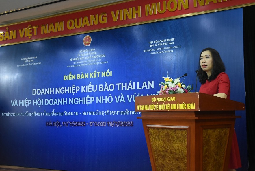 Le Thi Thu Hang, Spokesperson, Assistant Minister and Director of the Press Information Department, Ministry of Foreign Affairs spoke at the forum. Le Thi Thu Hang, Spokesperson, Assistant Minister and Director of the Press Information Department, Ministry of Foreign Affairs spoke at the forum.