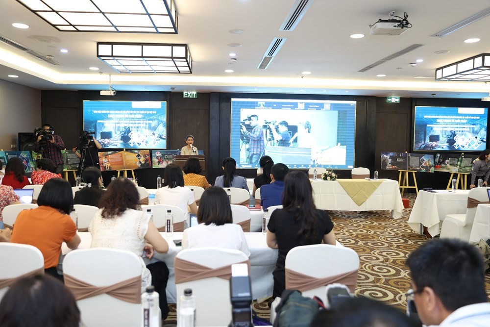 Phụ nữ dân tộc thiểu số làm công việc không lương gấp hơn 2 lần nam giới Phụ nữ dân tộc thiểu số làm công việc không lương gấp hơn 2 lần nam giới
