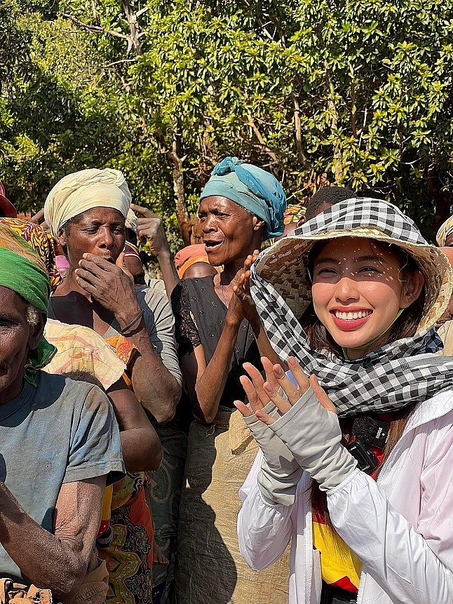 Miss Grand International Thuy Tien Brings Water to Poor Community in Angola