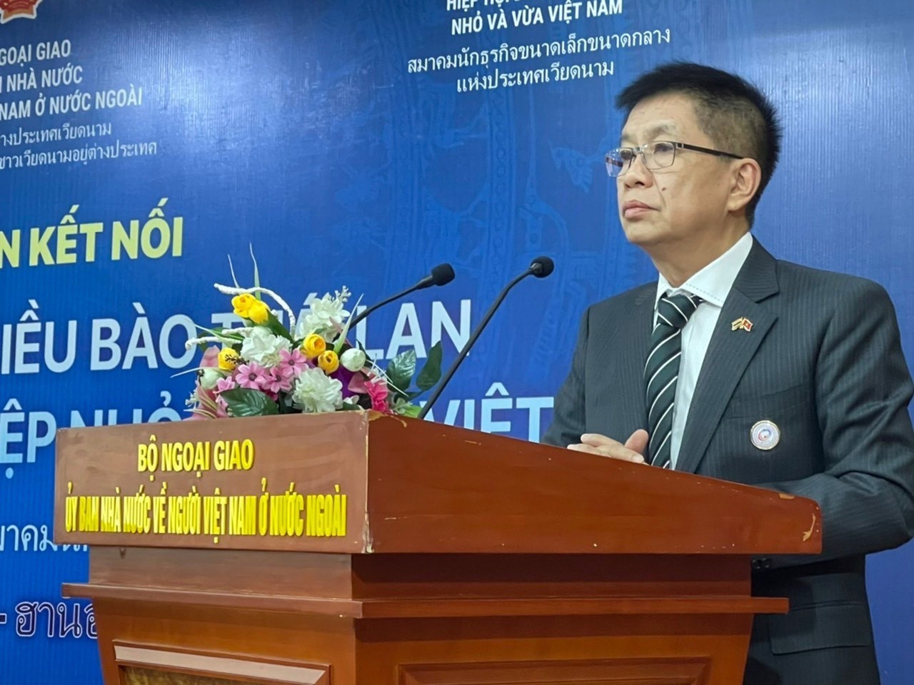 Việt kiều Hồ Văn Lâm: Doanh nghiệp kiều bào là những sứ giả đưa hàng Việt ra thế giới Việt kiều Hồ Văn Lâm: Doanh nghiệp kiều bào là những sứ giả đưa hàng Việt ra thế giới
