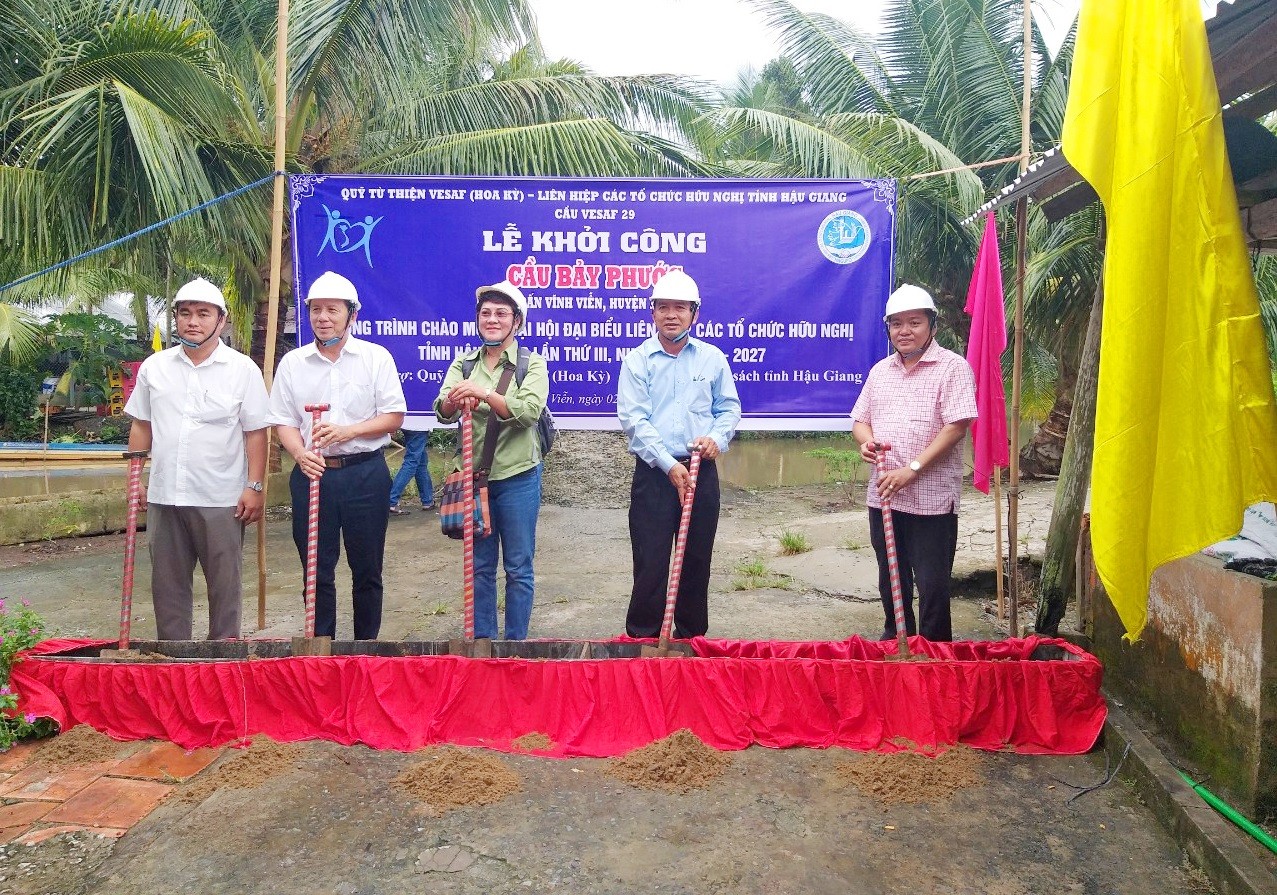 Hậu Giang: Khánh thành 2 công trình cầu giao thông nông thôn do Quỹ từ thiện Vesaf/Hoa Kỳ tài trợ Hậu Giang: Khánh thành 2 công trình cầu giao thông nông thôn do Quỹ từ thiện Vesaf/Hoa Kỳ tài trợ