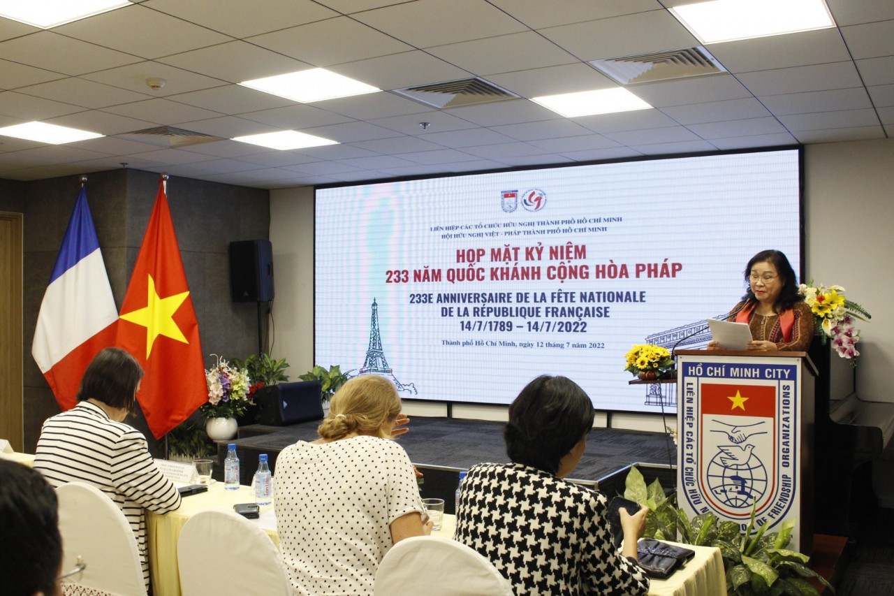 PGS.TS BS Nguyễn Thị Ngọc Dung - chủ tịch Hội Hữu nghị Việt Nam - Pháp TP.HCM phát biểu mở đầu sự kiện PGS.TS BS Nguyễn Thị Ngọc Dung - chủ tịch Hội Hữu nghị Việt Nam - Pháp TP.HCM phát biểu mở đầu sự kiện