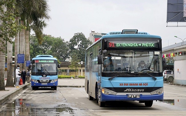 Xe buýt Hà Nội chạy 100% công suất từ ngày 15/7 Xe buýt Hà Nội chạy 100% công suất từ ngày 15/7