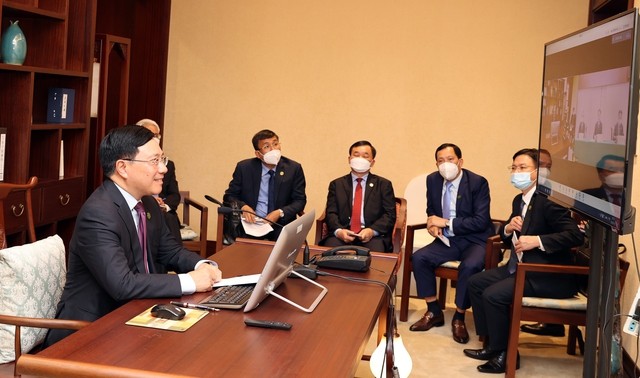 Vietnam, China Should Work to Control Disagreements, Respect Each Other's Legitimate Rights and Interests Vietnam, China Should Work to Control Disagreements, Respect Each Other's Legitimate Rights and Interests