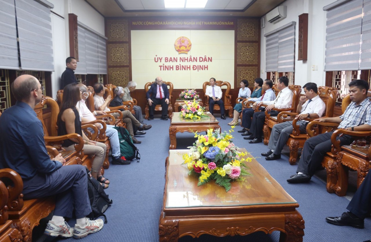 Lãnh đạo tỉnh Bình Định gặp gỡ, tiếp các giáo sư, nhà khoa học nước ngoài Lãnh đạo tỉnh Bình Định gặp gỡ, tiếp các giáo sư, nhà khoa học nước ngoài