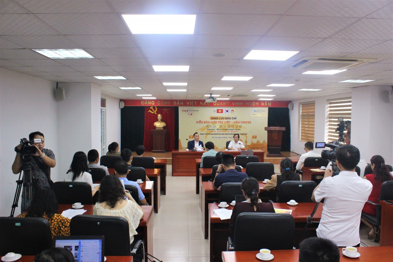 Thúc đẩy tình hữu nghị và tăng cường giao thương giữa Việt Nam – Hàn Quốc Thúc đẩy tình hữu nghị và tăng cường giao thương giữa Việt Nam – Hàn Quốc