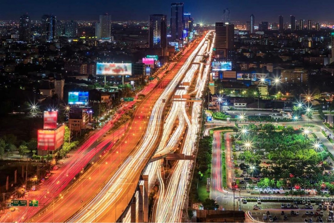 Amazing Record-Breaking Bridges over the World Amazing Record-Breaking Bridges over the World