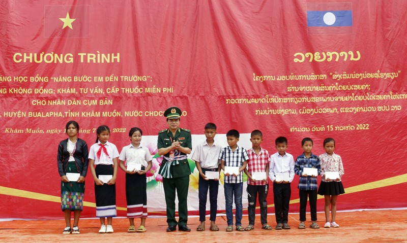 Nhiều hoạt động giao lưu hữu nghị, thắm đậm tình nghĩa giữa Bộ đội Biên phòng Việt Nam - Lào Nhiều hoạt động giao lưu hữu nghị, thắm đậm tình nghĩa giữa Bộ đội Biên phòng Việt Nam - Lào