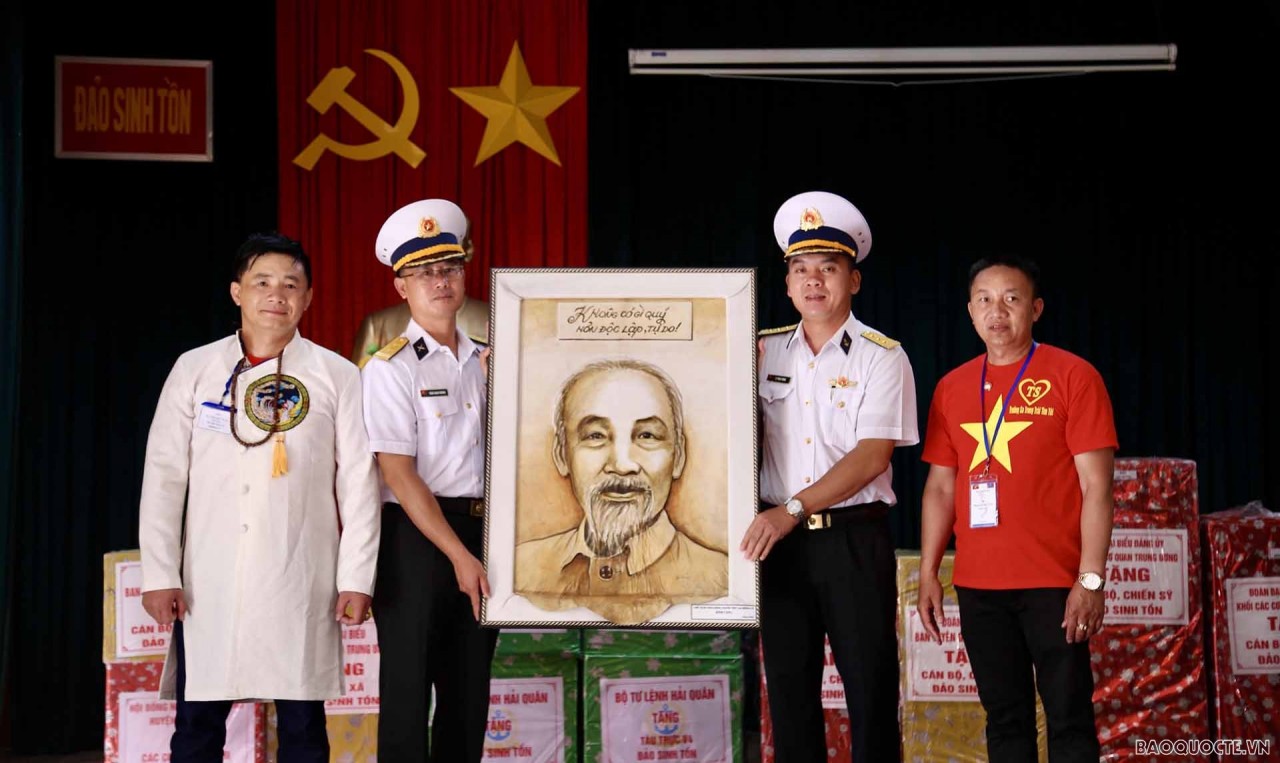 Vietnamese Community in Mongolia to Stay Together and Towards the Homeland Vietnamese Community in Mongolia Honors the Homeland