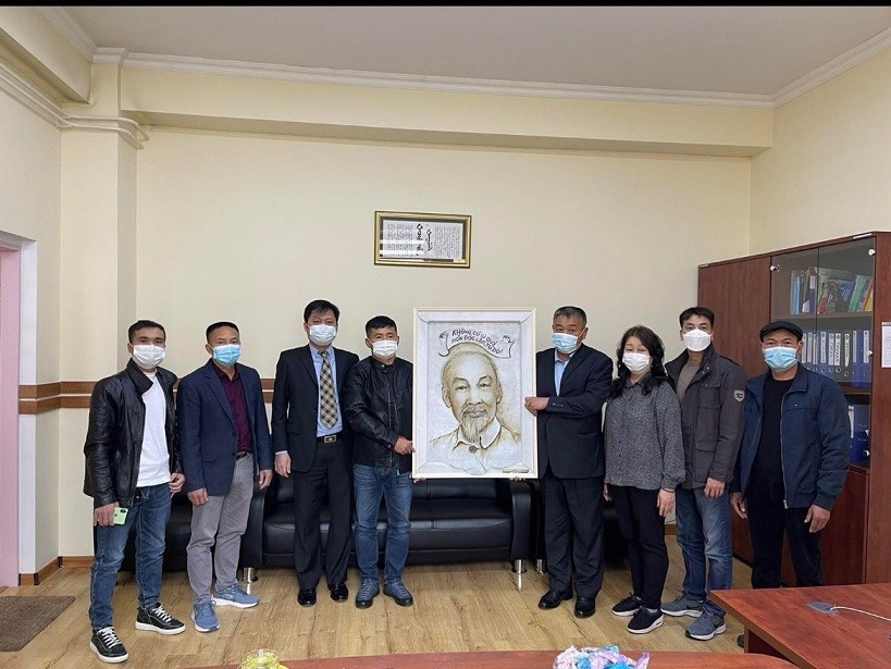 Vietnamese Community in Mongolia to Stay Together and Towards the Homeland Vietnamese Community in Mongolia Honors the Homeland