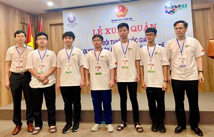 5 học sinh Việt Nam giành huy chương tại Olympic Vật lí Quốc tế 2022 5 học sinh Việt Nam giành huy chương tại Olympic Vật lí Quốc tế 2022