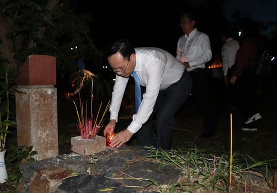 Chương trình nghệ thuật đặc biệt “Côn Đảo - Sáng mãi bản anh hùng ca” | Văn hóa | Vietnam+ (VietnamPlus) Chương trình nghệ thuật đặc biệt “Côn Đảo - Sáng mãi bản anh hùng ca” | Văn hóa | Vietnam+ (VietnamPlus)