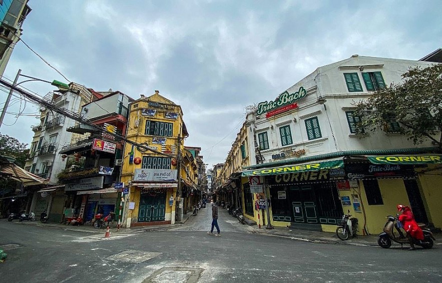 Vietnam Business & Weather Briefing (July 17): Global Gold Price Drops Continuously Vietnam Business & Weather Briefing (July 17): Global Gold Price Drops Continuously