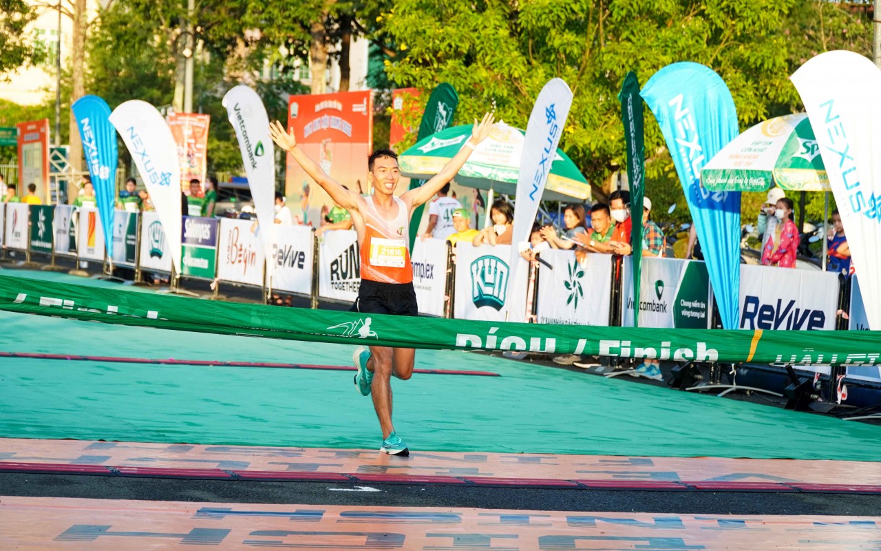 Hậu Giang: Hơn 8.500 người tham chạy Marathon vừa trải nghiệm thiên nhiên miền Tây sông nước