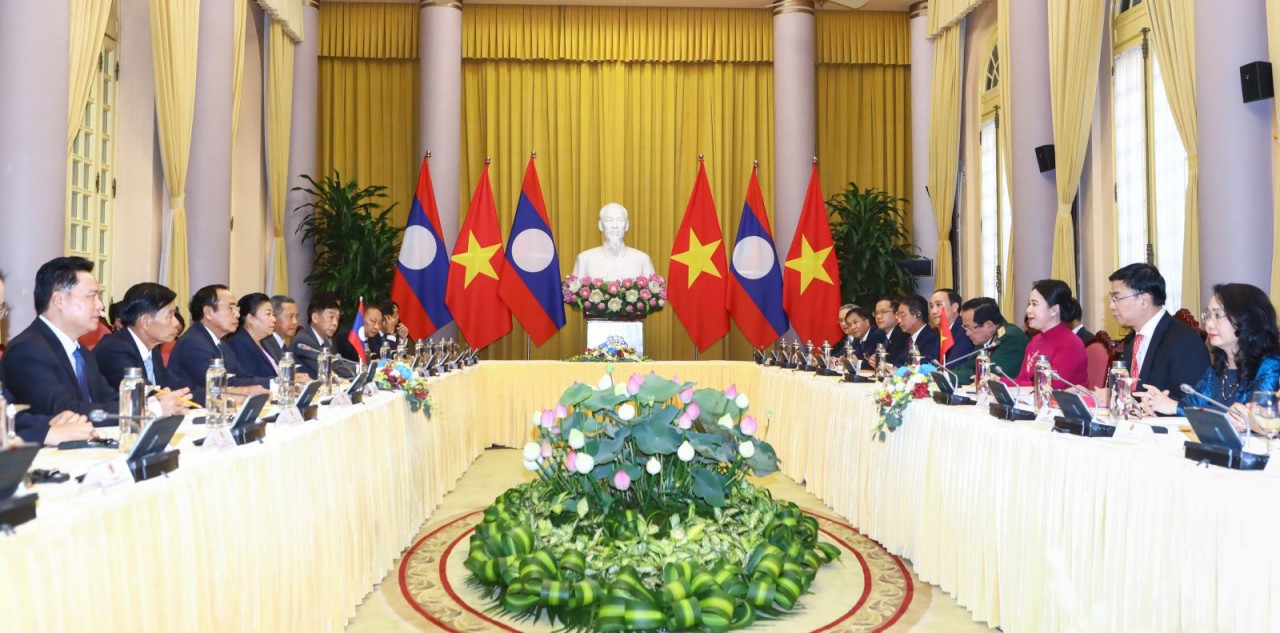 Tiếp tục vun đắp và không ngừng củng cố mối quan hệ hữu nghị vĩ đại Việt -Lào Tiếp tục vun đắp và không ngừng củng cố mối quan hệ hữu nghị vĩ đại Việt -Lào