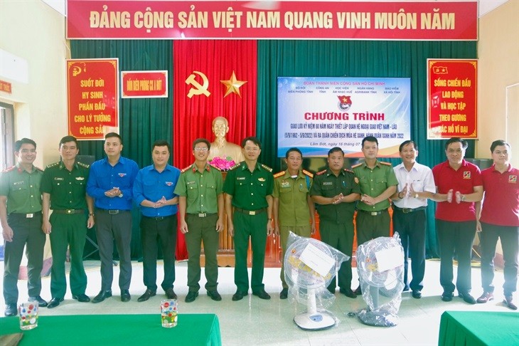 Thặt chặt mối quan hệ hữu nghị giữa 2 tỉnh Thừa Thiên Huế và Sê Kông (Lào) qua nhiều hoạt động ý nghĩa, thiết thực Thặt chặt mối quan hệ hữu nghị giữa 2 tỉnh Thừa Thiên Huế và Sê Kông (Lào) qua nhiều hoạt động ý nghĩa, thiết thực