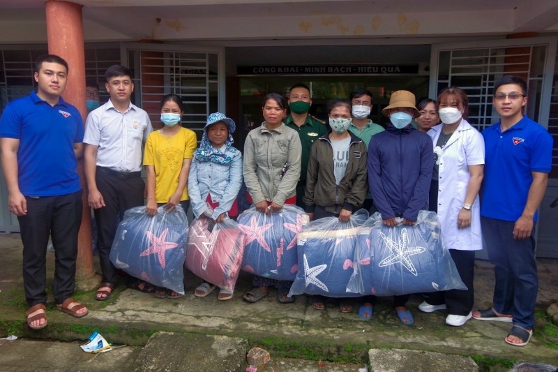Thặt chặt mối quan hệ hữu nghị giữa 2 tỉnh Thừa Thiên Huế và Sê Kông (Lào) qua nhiều hoạt động ý nghĩa, thiết thực Thặt chặt mối quan hệ hữu nghị giữa 2 tỉnh Thừa Thiên Huế và Sê Kông (Lào) qua nhiều hoạt động ý nghĩa, thiết thực