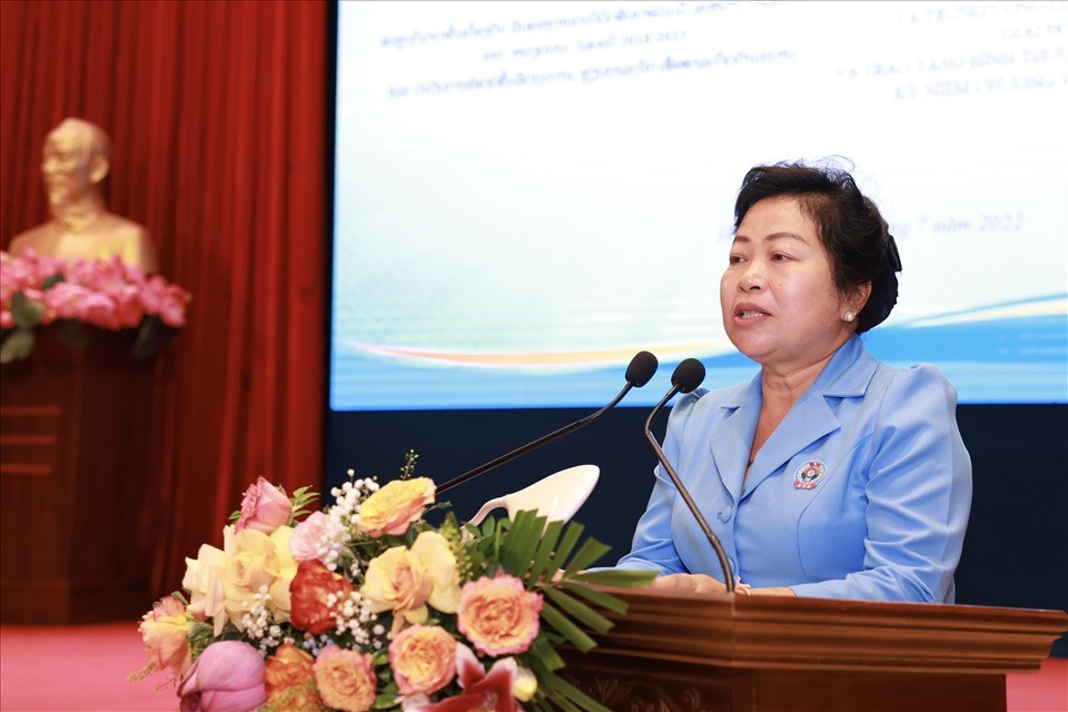 Bà Aly Vong Nor Bun Tham - Uỷ viên Trung ương Đảng Nhân dân Cách mạng Lào, Chủ tịch Trung ương Liên hiệp Công đoàn Lào (Ảnh: Hải Nguyễn). Bà Aly Vong Nor Bun Tham - Uỷ viên Trung ương Đảng Nhân dân Cách mạng Lào, Chủ tịch Trung ương Liên hiệp Công đoàn Lào (Ảnh: Hải Nguyễn).