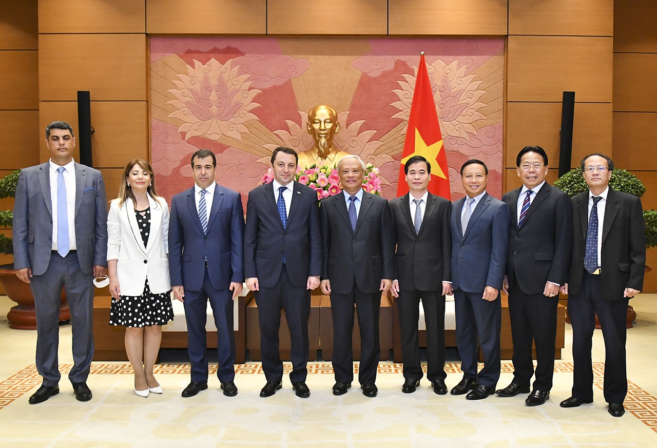 Thúc đẩy phát triển hơn quan hệ hữu nghị Việt Nam - Azerbaijan Thúc đẩy phát triển hơn quan hệ hữu nghị Việt Nam - Azerbaijan