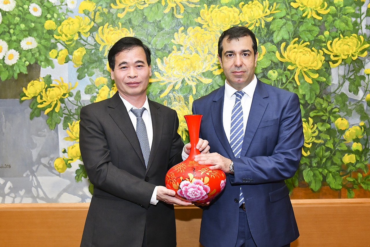 Thúc đẩy phát triển hơn quan hệ hữu nghị Việt Nam - Azerbaijan Thúc đẩy phát triển hơn quan hệ hữu nghị Việt Nam - Azerbaijan